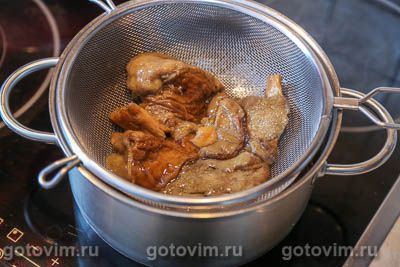 Суп из замороженных грибов с мучной подбойкой