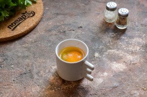 Оладьи из кабачков с яйцом пашот