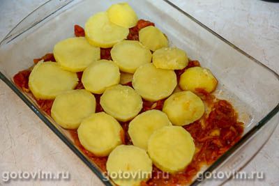 Отбивные из свиной шейки с картофелем, запеченные в томатом соусе 