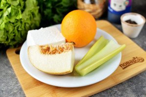 Салат с дыней