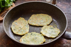 Оладьи из кабачков с яйцом пашот