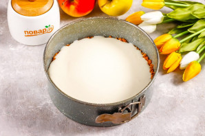 Карамельный торт "Яблоки на снегу"