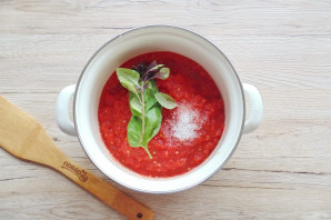 Томатный сок с базиликом на зиму