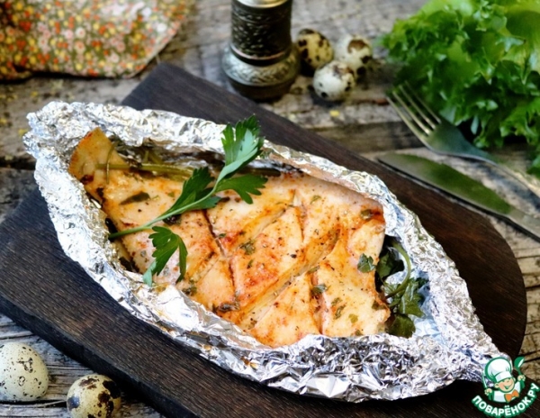 Камбала, запеченная с паприкой и петрушкой Камбала, запеченная с паприкой и петрушкой