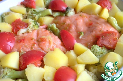 Лосось с овощами