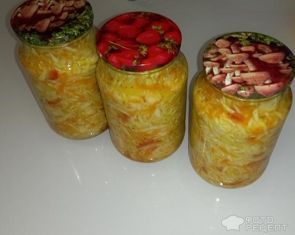 Рецепт: Капустный салат на зиму - Очень хрустящий капустный салат на зиму в банках со стерилизацией. Без варки.