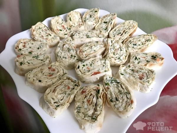 Рецепт: Лаваш с лососем - с сыром и красной икрой