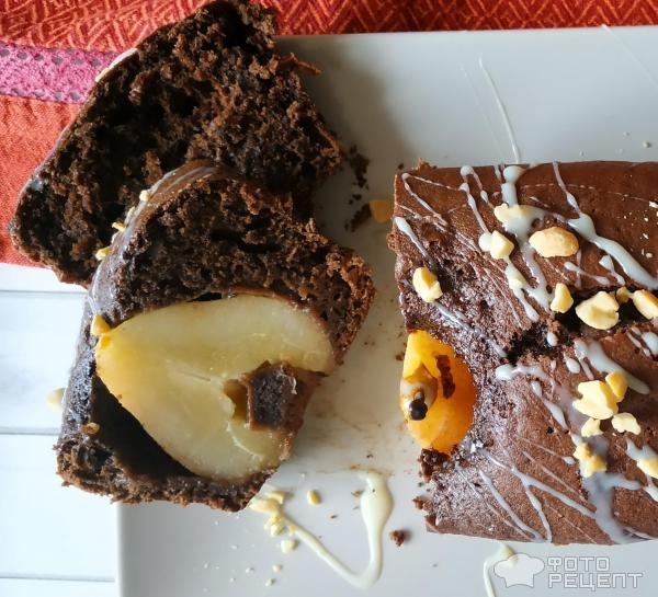 Рецепт: Шоколадный кекс с грушами - как сделать из обычного кекса праздничный