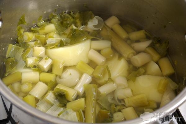 Рецепт: Суп-пюре из лука порея и картофеля - Вкусный французский супчик