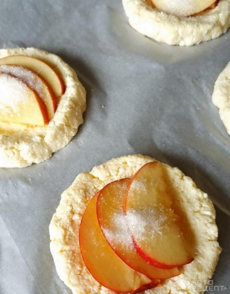 Рецепт: Сырники сладкие - без муки с яблоками