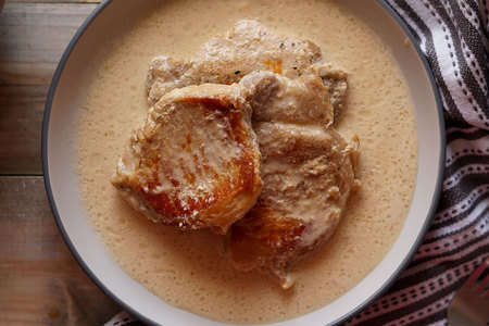 Свинина тушенная в молоке Свинина тушенная в молоке