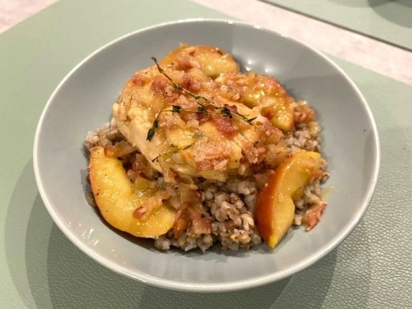 
Курица с гречкой в сковороде &mdash; рецепт приготовления в домашних условиях	