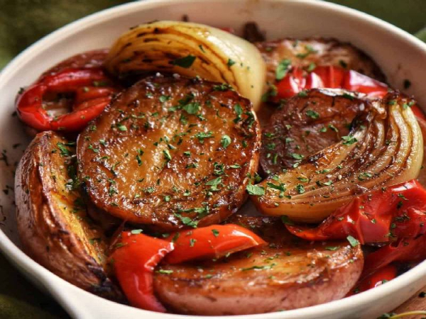 
			Картофель по-деревенски в домашних условиях. Как приготовить вкусную домашнюю картошку		