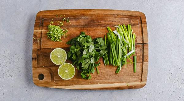 Филе индейки в кокосовом соусе на сковороде, пошаговый рецепт с фото на 352 ккал