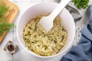 Салат из сыра с чесноком Салат из сыра с чесноком