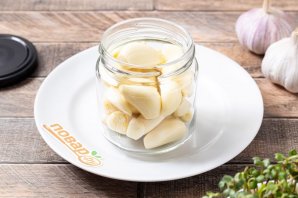 Маринованный чеснок по-корейски Маринованный чеснок по-корейски