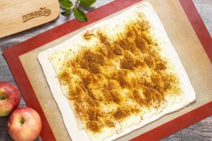 Слоеный пирог с яблоками