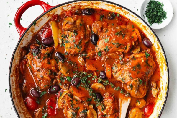 
			Курица в духовке запечённая кусочками &mdash; 6 быстрых и вкусных рецептов приготовления по-итальянски		