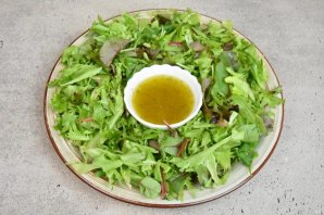 Теплый салат с тунцом