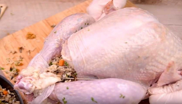 
			Индейка в духовке целиком &mdash; 5 рецептов приготовления сочной и мягкой индейки		