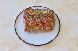 Свинина с яблоками в духовке