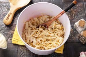 Салат с курицей и блинчиками Салат с курицей и блинчиками