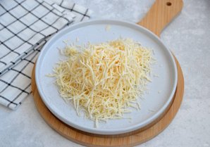 Салат "Гранатовый браслет" с сыром