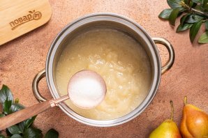 Грушевое пюре