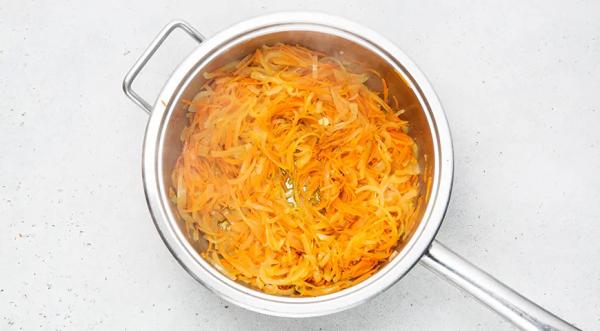 Куриные желудки, тушенные с луком, пошаговый рецепт с фото на 292 ккал