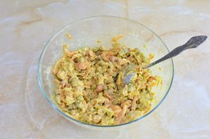 Салат с курицей и опятами