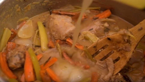 
			Индейка в духовке целиком &mdash; 5 рецептов приготовления сочной и мягкой индейки		