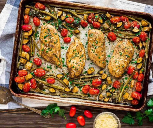 
			Курица в духовке запечённая кусочками &mdash; 6 быстрых и вкусных рецептов приготовления по-итальянски		