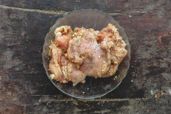 
			Курица в духовке запечённая кусочками &mdash; 6 быстрых и вкусных рецептов приготовления по-итальянски		