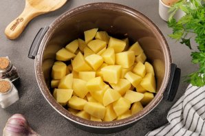 Свинина с картошкой в мультиварке Свинина с картошкой в мультиварке