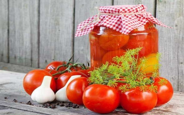 Рецепты маринованных помидоров на зиму в банках – пальчики оближешь
Рецепты маринованных помидоров на зиму в банках – пальчики оближешь