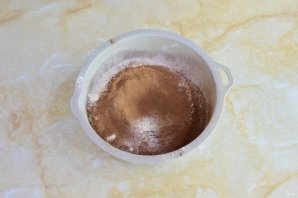 Шоколадный слоеный торт