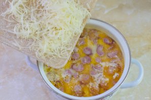 Сырный суп с копченостями