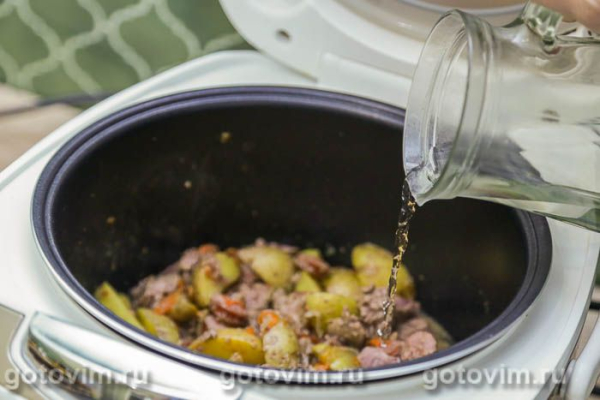 Поджарка из куриной печени с копчёными колбасками в мультиварке Поджарка из куриной печени с копчёными колбасками в мультиварке