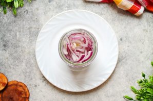 Лук с уксусом