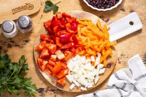 Салат с фасолью на зиму