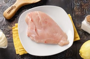 Салат с курицей и блинчиками Салат с курицей и блинчиками