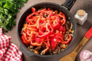 Гуляш с болгарским перцем