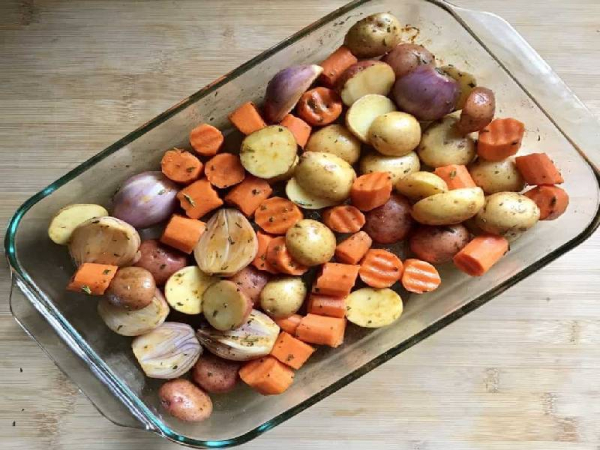 
			Картофель по-деревенски в домашних условиях. Как приготовить вкусную домашнюю картошку		