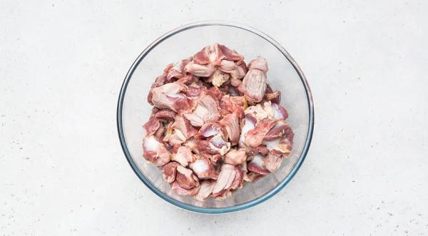 Куриные желудки, тушенные с луком, пошаговый рецепт с фото на 292 ккал