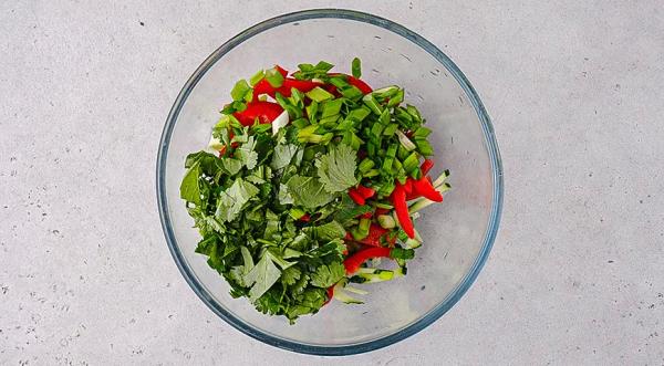 Салат из фунчозы с перцем и огурцом в кунжутной заправке, пошаговый рецепт с фото на 478 ккал