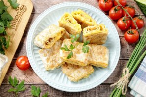 Рулет из лаваша с сыром Рулет из лаваша с сыром