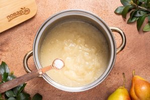 Грушевое пюре