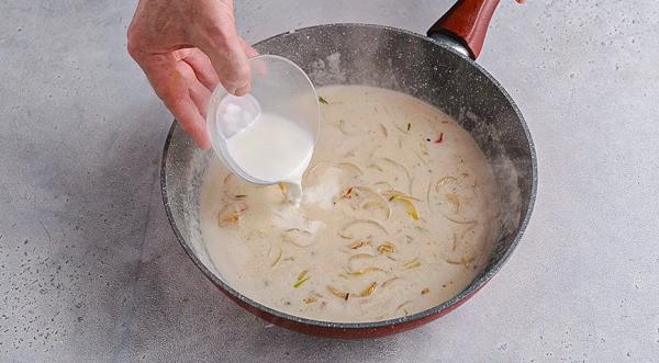 Филе индейки в кокосовом соусе на сковороде, пошаговый рецепт с фото на 352 ккал