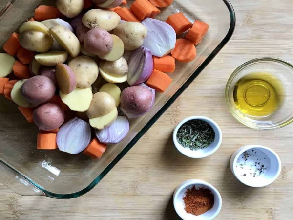 
			Картофель по-деревенски в домашних условиях. Как приготовить вкусную домашнюю картошку		