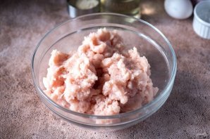 Куриные котлеты в мультиварке